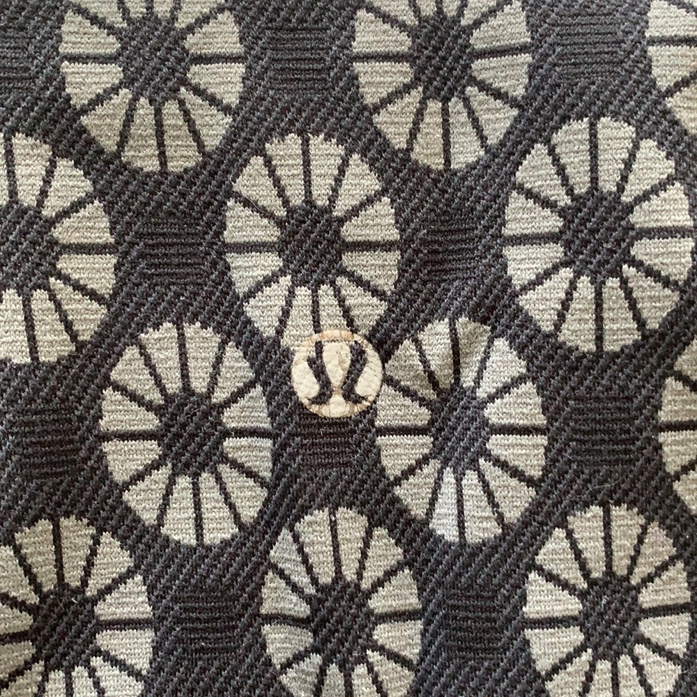 Lululemon Patterned High Rise Leggings - Picture 3 of 3